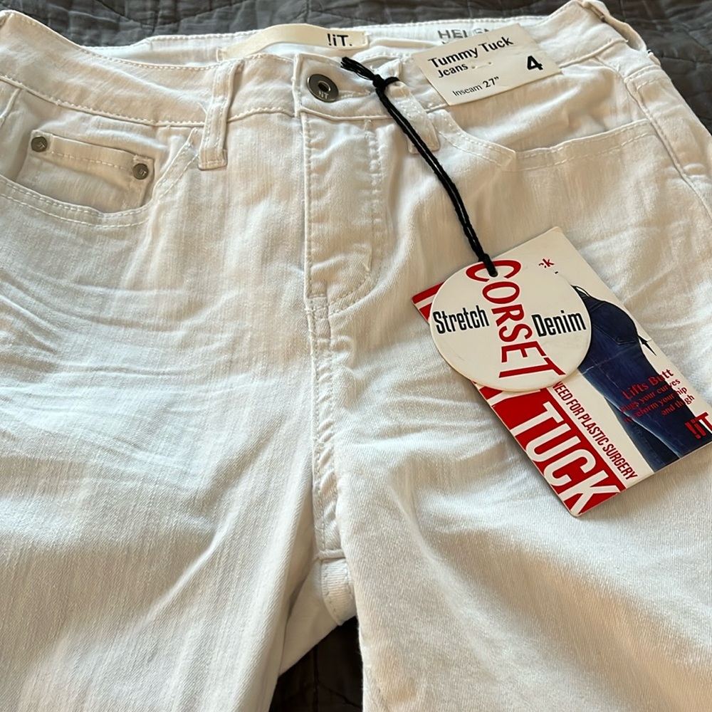 White skinny stretch jeans size 4brand new with tags